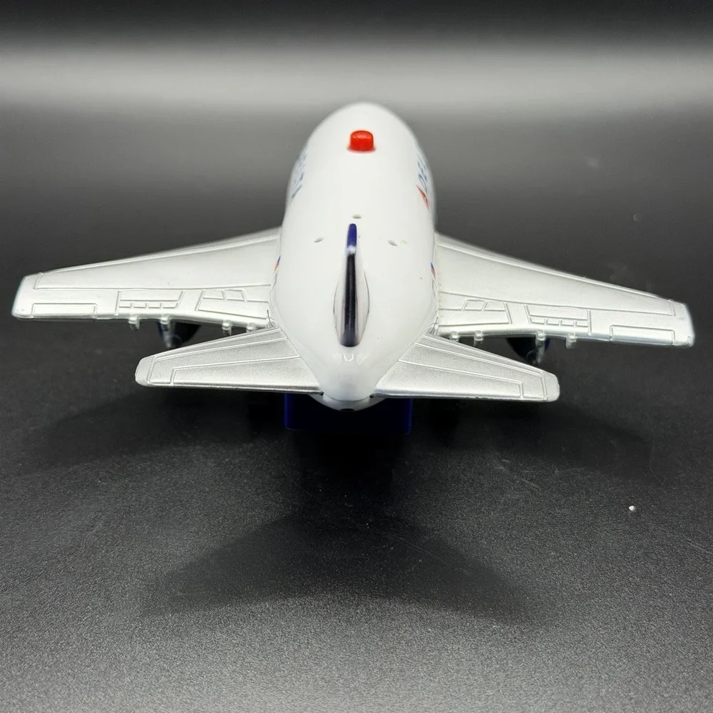 Realtoy Delta Airlines‎ pullback toy jet plane w/ light & sound New Batteries